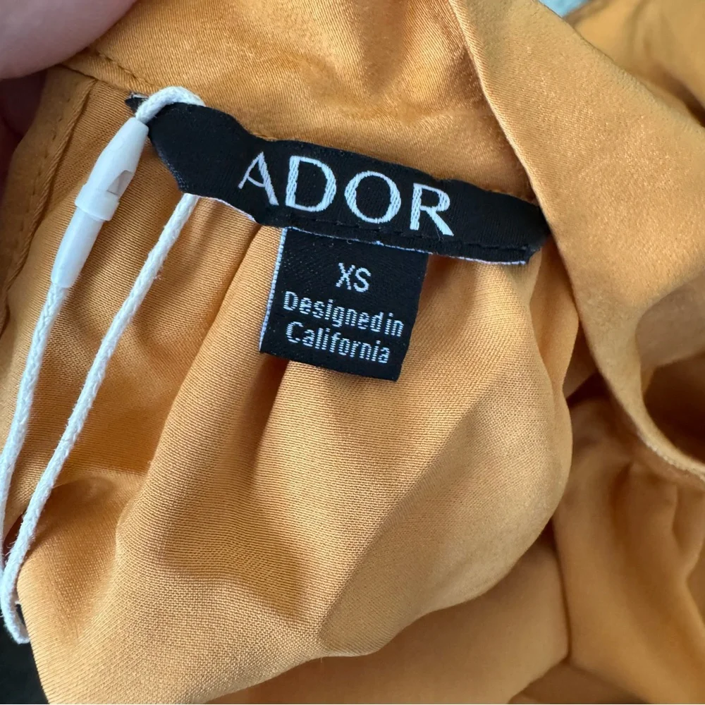 NWT Gold Satin High Neck Blouse - Picture 4 of 6